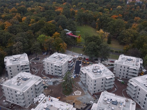 Nowa rzeźba Oskara Zięty wśród Apartamentów przy Parku Szczytnickim we Wrocławiu